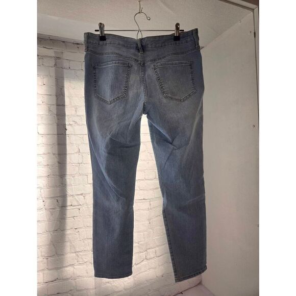 Old Navy Super Skinny Women's Size 12 PETITE Light Blue Lightweight Jeans - Picture 2 of 4